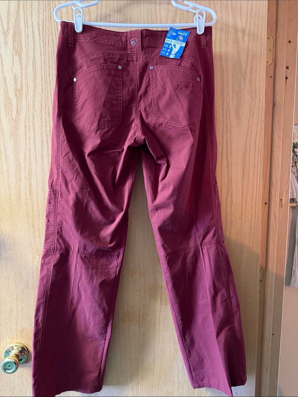 Kuhl women’s Burgundy Cargo pants - Picture 2 of 5